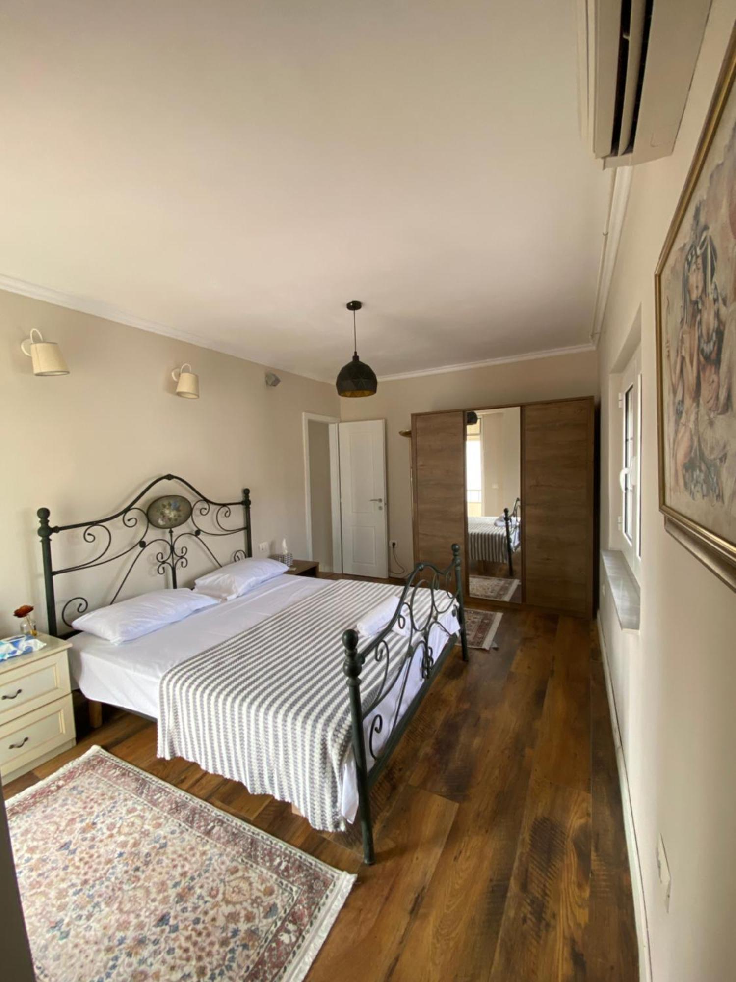 Center Penthouse * Tirana